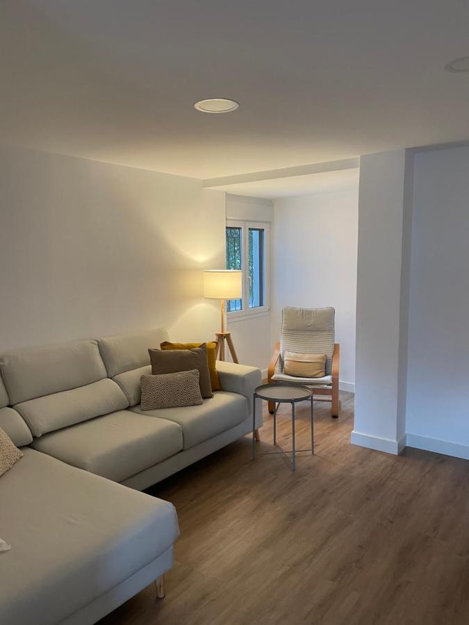 Cozy Apartment 6' From San Sebastian + Parking Usúrbil Esterno foto