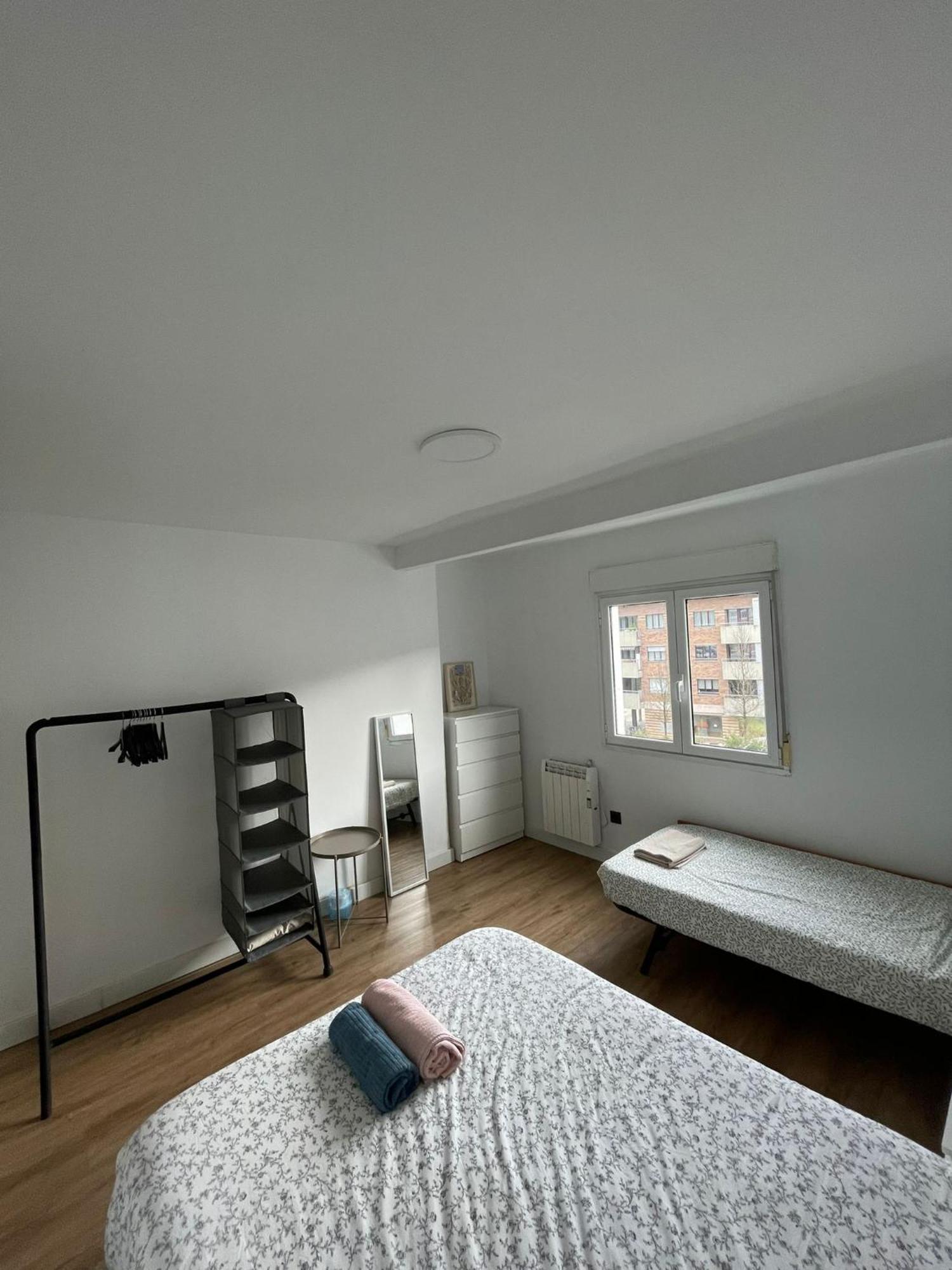 Cozy Apartment 6' From San Sebastian + Parking Usúrbil Esterno foto